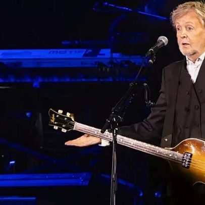 Paul McCartney toca hit dos Beatles após 60 anos no casamento de Taylor Swift