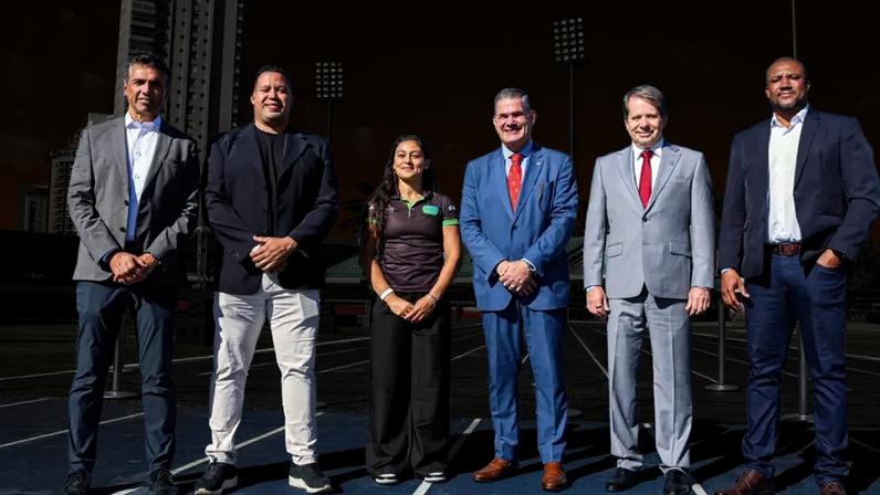 Claudio, Alan, Ana Cláudia, Wlamir, La Porta e Edson Luciano (Foto: Matias Santana/CBAt)