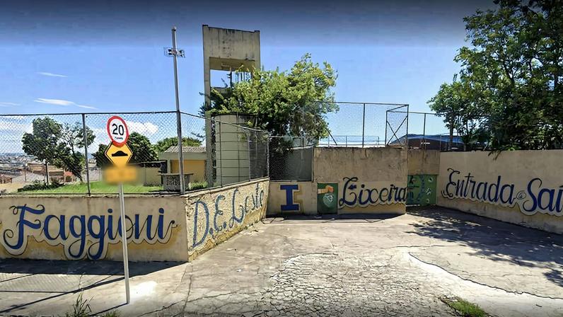 Fachada da Escola Estadual Professor Paulo Roberto Faggioni