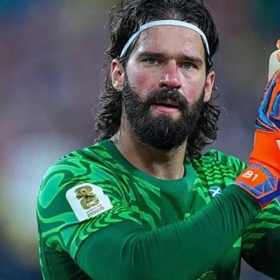 Goleiro Alisson tem lesão no rosto, médica explica diagnóstico
