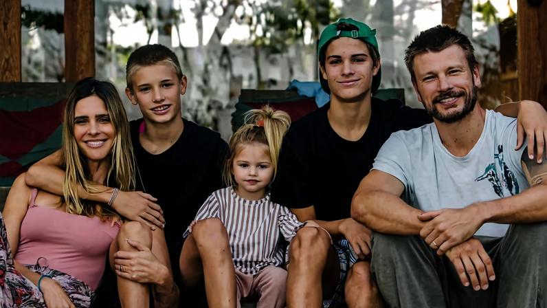 Fernanda Lima, Rodrigo Hilbert, os filhos gêmeos Francisco e João e a caçula Maria Manoela