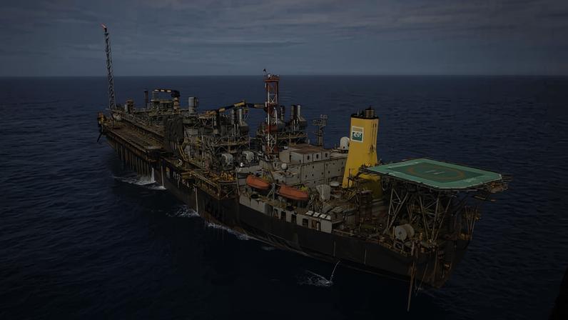 Plataforma de extração de petróleo da Petrobras no Espírito Santo