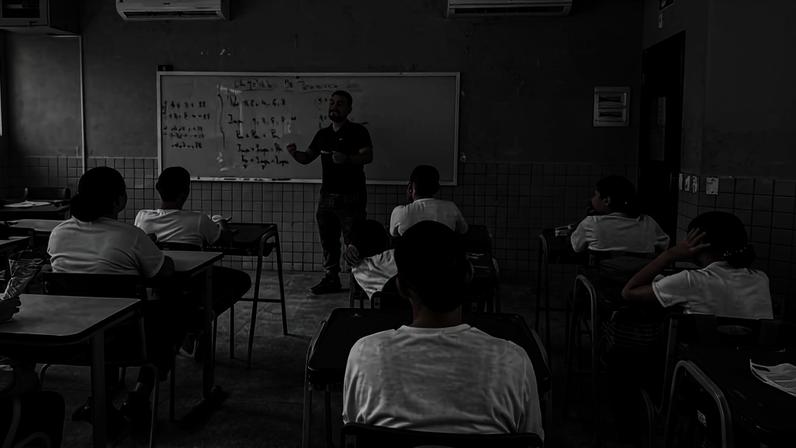 Aula do ensino médio em escola estadual, em Belém (PA)
