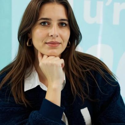 Gen Z transforma carreira com IA após 140 milhões de visualizações no LinkedIn