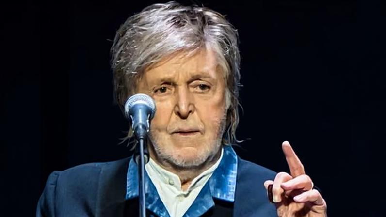 Paul McCartney se apresenta no casamento de Taylor Swift