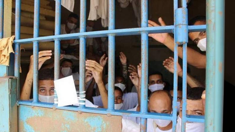 Foto mostra superlotação em cela do Centro de Detenção Provisória de Limeira, no interior de São Paulo