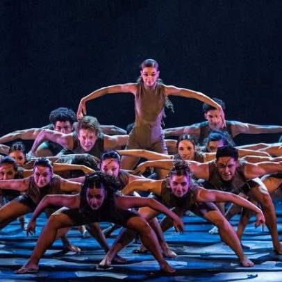 Cia de Dança SP convida público a dançar com bloco de Carnaval no Parque da Luz
