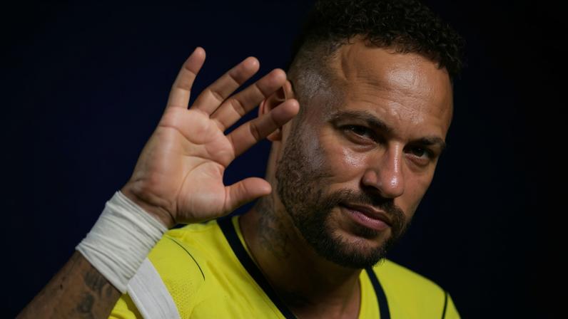 Neymar acena após a vitória sobre a Escócia, em Miami; aos 34 anos, ele é um dos jogadores que devem se despedir da seleção no novo ciclo