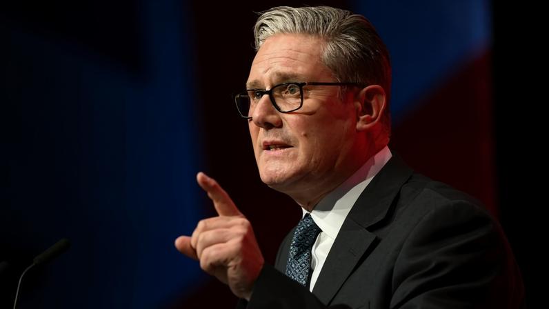 Keir Starmer, primeiro-ministro do Reino Unido, durante reunião do Partido Trabalhista, em 2025