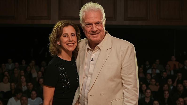 Fernanda Torres é a atração de estreia do novo Conversa com Bial; programa estreia nova temporada na terça (7) na Globo na faixa das 23h30