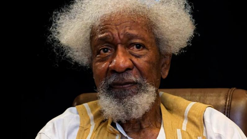 O nigeriano Wole Soyinka, que venceu o Nobel de Literatura em 1986