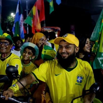 Livro didático com Pelé inspira paixão de Bangladesh pela seleção brasileira