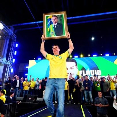 Flávio Bolsonaro comenta desgaste com Michelle e fala sobre aliado