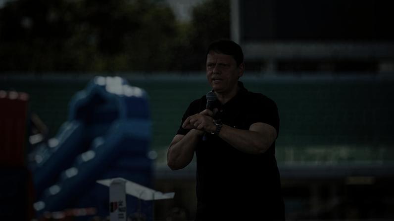 O governador Tarcísio de Freitas durante inauguração do estádio do Ibirapuera, em São Paulo
