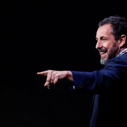 Adam Sandler celebra casamento de Taylor Swift e Travis Kelce em Nova York