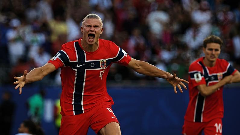 Erling Haaland comemora gol contra o Iraque