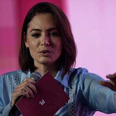 Michelle rebate críticas e afirma que política para surdos está acima