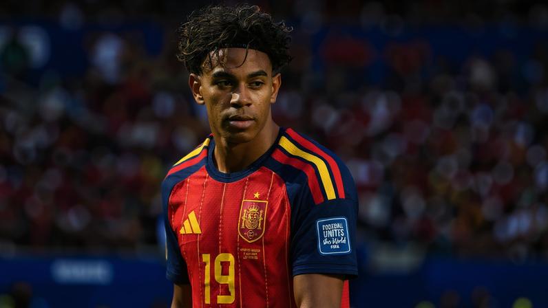 Lamine Yamal em jogo contra Áustria na fase de 32 seleções da Copa do Mundo
