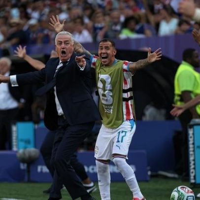 França vence Paraguai na decisão por pênalti e avança, diz técnico