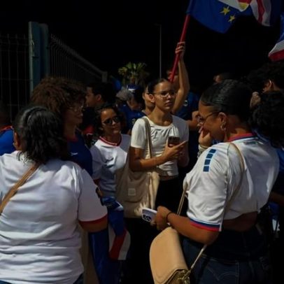 Multidão recebe seleção de Cabo Verde com festa na capital