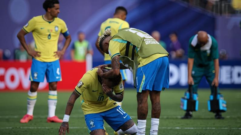 Vinicius Junior lamenta após derrota da seleção na Copa-2026 - Odd Andersen / AFP