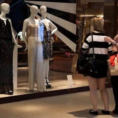 Economista diz que redes sociais criam desejos de consumo além da renda