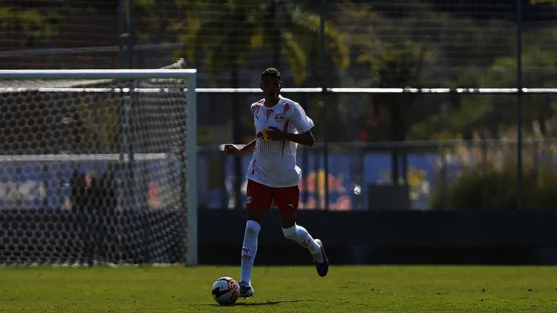 Jogadores do time sub-17 do Red Bull Bragantino.