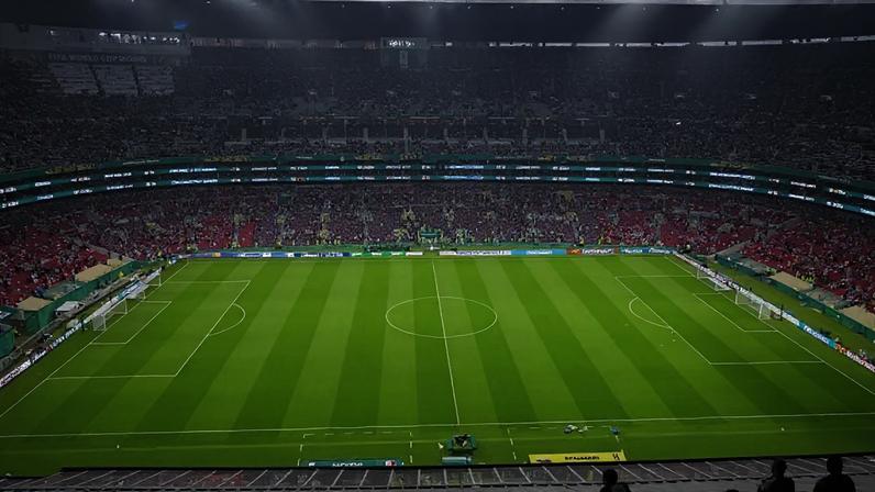 O jogo entre México e Equador, na fase 16 avos de final, teve o início adiado em uma hora –