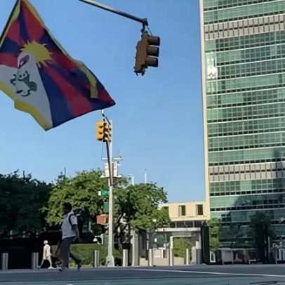Homem tibetano morre após se queimar diante da ONU em Nova York, ativistas dizem