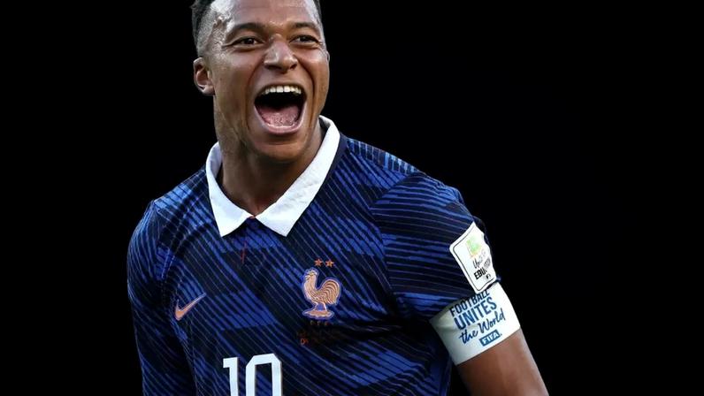 Mbappé durante vitória da França