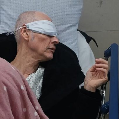 Stéphanie luta para salvar a vida da mãe com câncer raro