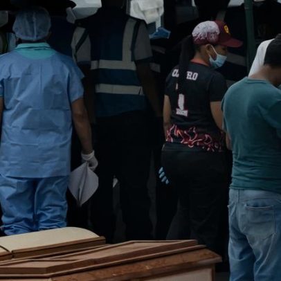 Necrotério improvisado acumula corpos após terremotos na Venezuela