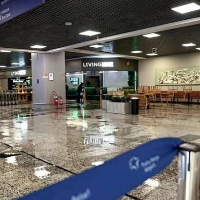 Teto desaba no Salgado Filho após rompimento de tubulação