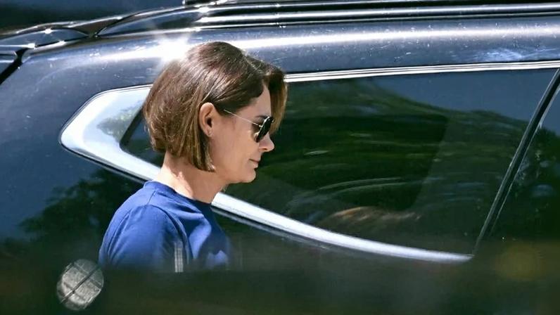 Michelle soltou vídeo em junho em que relata ter sido desrespeitada pelo enteado; clã vive hoje uma disputa pela herança política de Jair Bolsonaro - (crédito: Evaristo Sa/AFP)