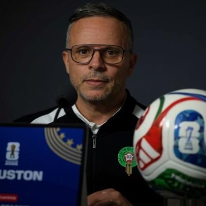 Favorito, Marrocos busca eliminar o primeiro anfitrião da Copa