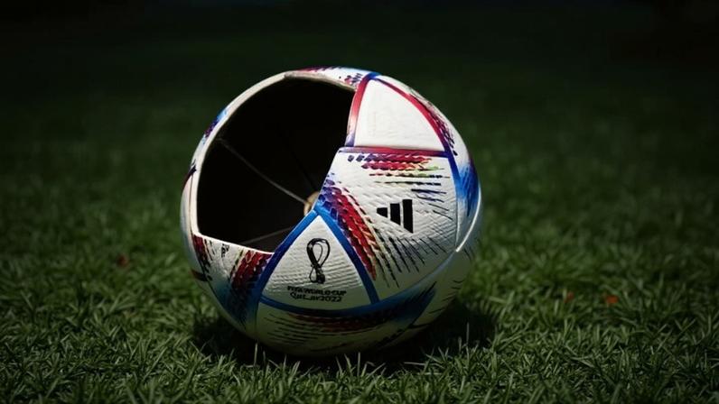 No interior da bola oficial da Copa, o sensor IMU registra dados 500 vezes por segundo para detectar contatos imperceptíveis ao olho humano