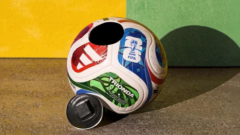 Bola Trionda embute um sensor de movimento que capta qualquer toque - (crédito: Divulgação/Adidas)
