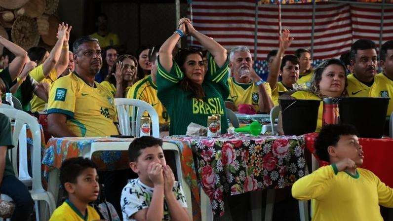 Torcida na paróquia São Sebastião, em Planaltina - (crédito: Ed Alves/CB/D.A Press)