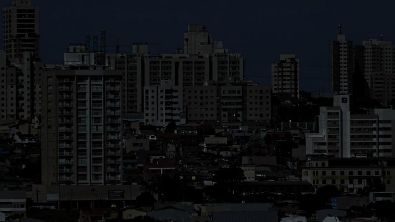 Em Samambaia, crescimento trouxe valorização imobiliária, mas aumentou a circulação de veículos - (crédito: Ed Alves/CB/D.A Press)