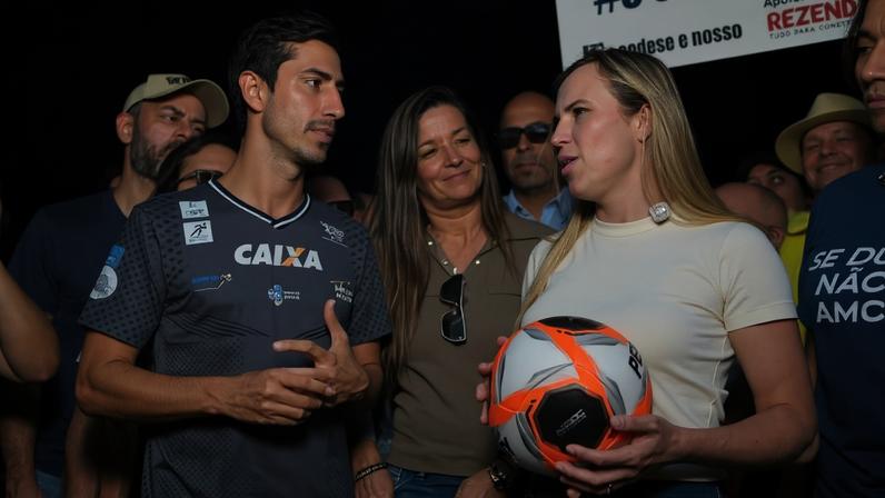 Celina Leão destacou a importância da entrega para a comunidade e homenageou o medalhista olímpico Caio Bonfim - (crédito: Carlos Silva/CB/DA Press)