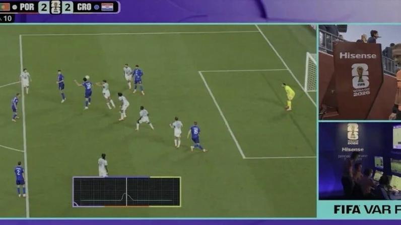 Mesmo com imagens de VAR, toque de cabelo ainda era dúvida - (crédito: reprodução/FIFA)