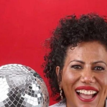 Indiana Nomma celebra 30 anos de carreira com baile no Clube do Choro