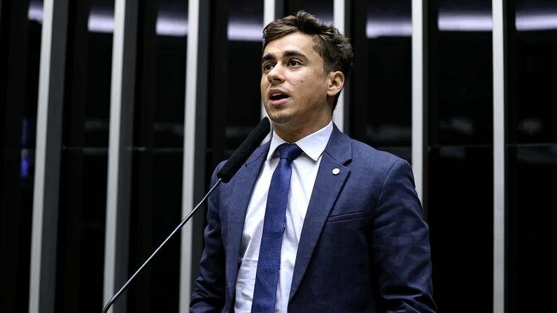 Nikolas disse que o camisa 10 deveria ter entrado em campo desde o primeiro tempo para cobrar o pênalti desperdiçado pelo Brasil - (crédito: Kayo Magalhães/Câmara dos Deputados)