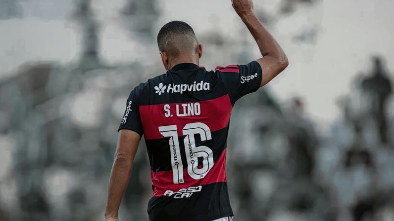 Com um gol e uma assistência, Samuel Lino brilha em empate do Flamengo –
