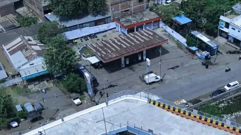 Depois de sete engenheiros, duas empresas e um investimento de US$ 2,3 milhões, a Índia se deparou com um problema: uma ponte de 90 graus.