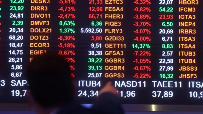 Ibovespa despenca 2,5% e fecha no menor nível desde janeiro