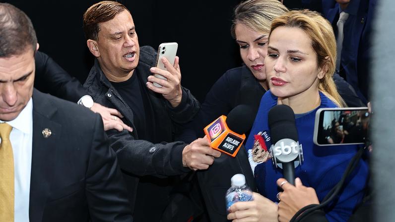 May 21, 2026, Sao Paulo, Sao Paulo, Brasil: Sao Paulo (SP), 05/21/2026 â€“ Police / Operation / Deolane Bezerra â€“ Influencer and lawyer Deolane Bezerra arrives at the DHPP (Department of Homicides and Protection of Persons), in the central region of Sao Paulo, after being arrested during an operation investigating a money laundering scheme linked to the PCC, the court ordered the blocking of R$ 27 million in the influencer's assets this Thursday (21).(Foto: Leco Viana/Thenews2/Zumapress) (Credit Image: © Leco Viana/TheNEWS2 via ZUMA Press Wire)