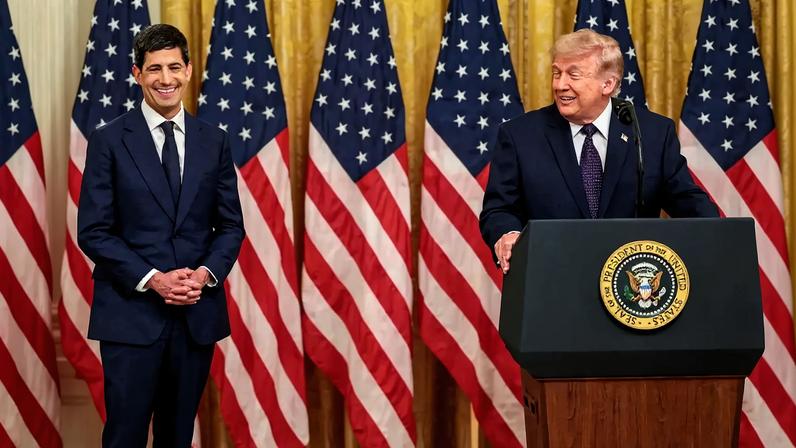 Kevin Warsh e Donald Trump (Foto: Jonathan Ernst / Reuters)