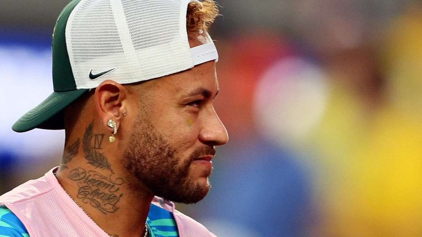 Neymar sinaliza despedida da Seleção: 'Agora acabou. Comecei aqui e fechei aqui'