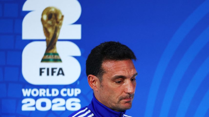 Scaloni, técnico da Argentina, em entrevista coletiva — Foto: Reuters